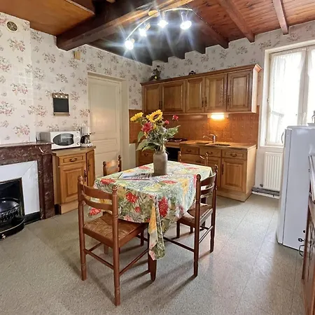 Holiday home A La Ferme Avec Terrasse Pres De Saint-etienne, 1 Chambre, Wifi, Animaux Acceptes - Fr-1-496-144 *
